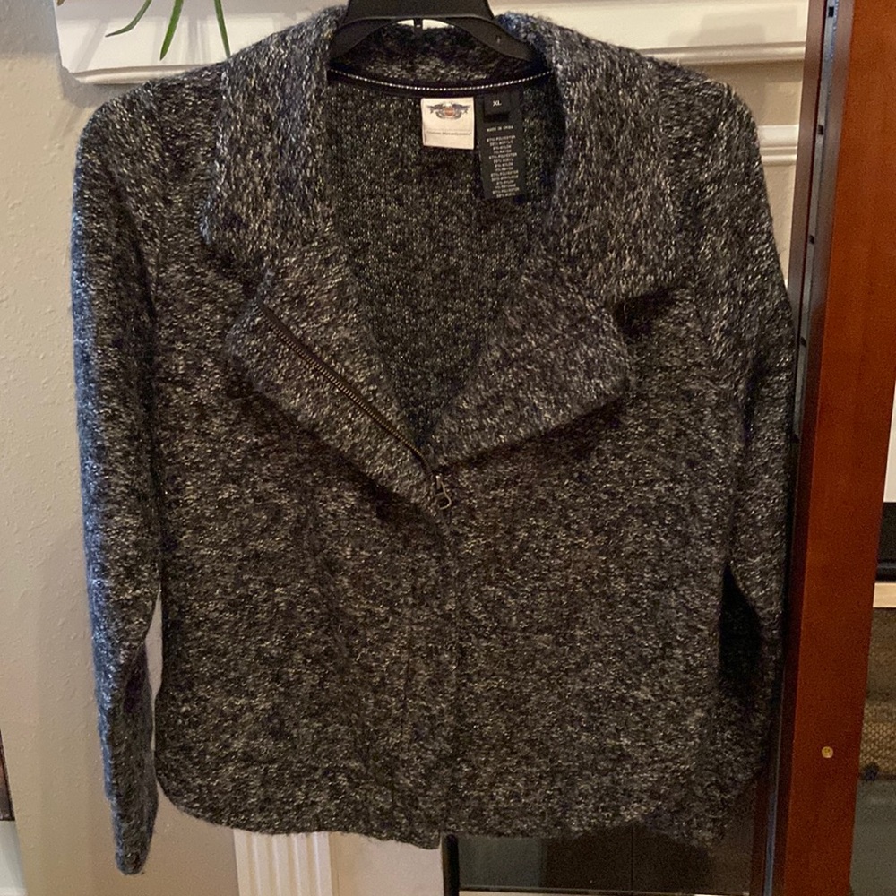 Harley Davidson  XL. Never worn. Super cute.  Like new.